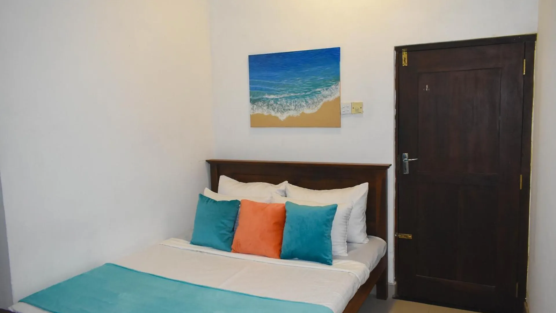 Apartahotel Bhashiz Villa Negombo